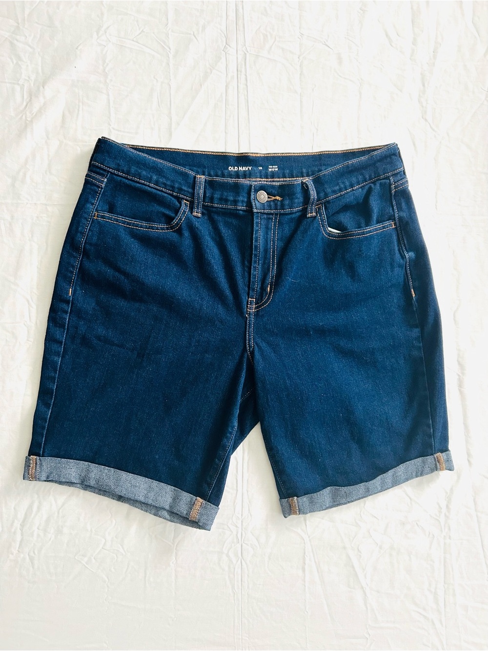 NWOT Old Navy Mid-Rise WOW Jean Shorts